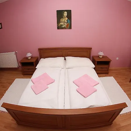 بيت ضيافة Milotin زوبيريتس